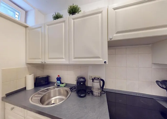 2 Zimmer, Beamer, Disneyplus Mitten In Der Altstadt 策勒